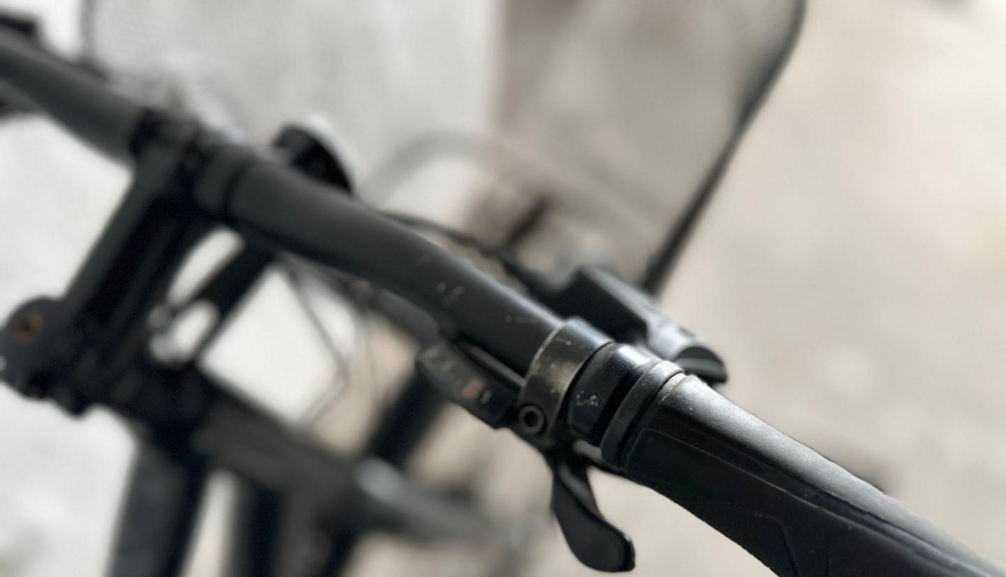 Bicicleta Oras Liv Giant Alight 2 City Disc 28'' Gunmetal Black M image 1