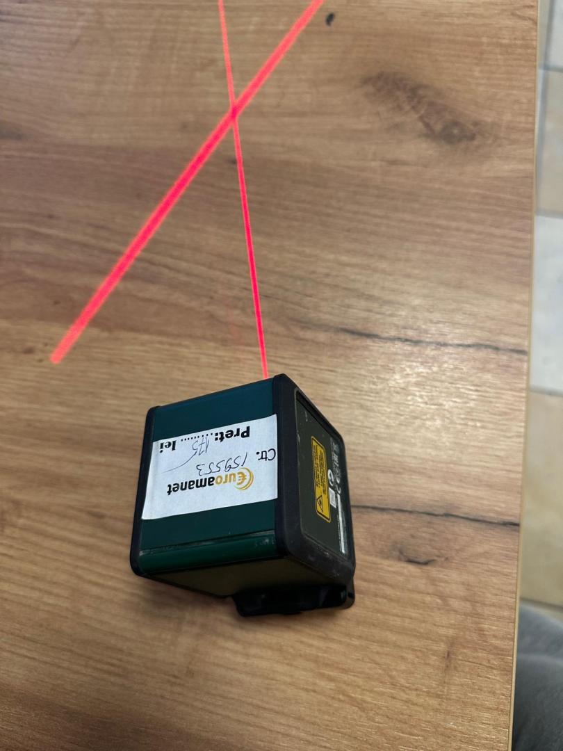 Nivela laser Bosch Quigo, linii rosii image 2