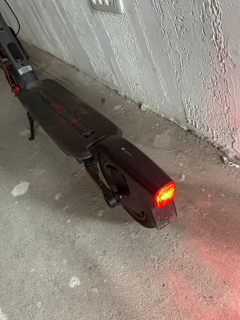 Trotineta electrica Ninebot F3 eKickScooter image 4