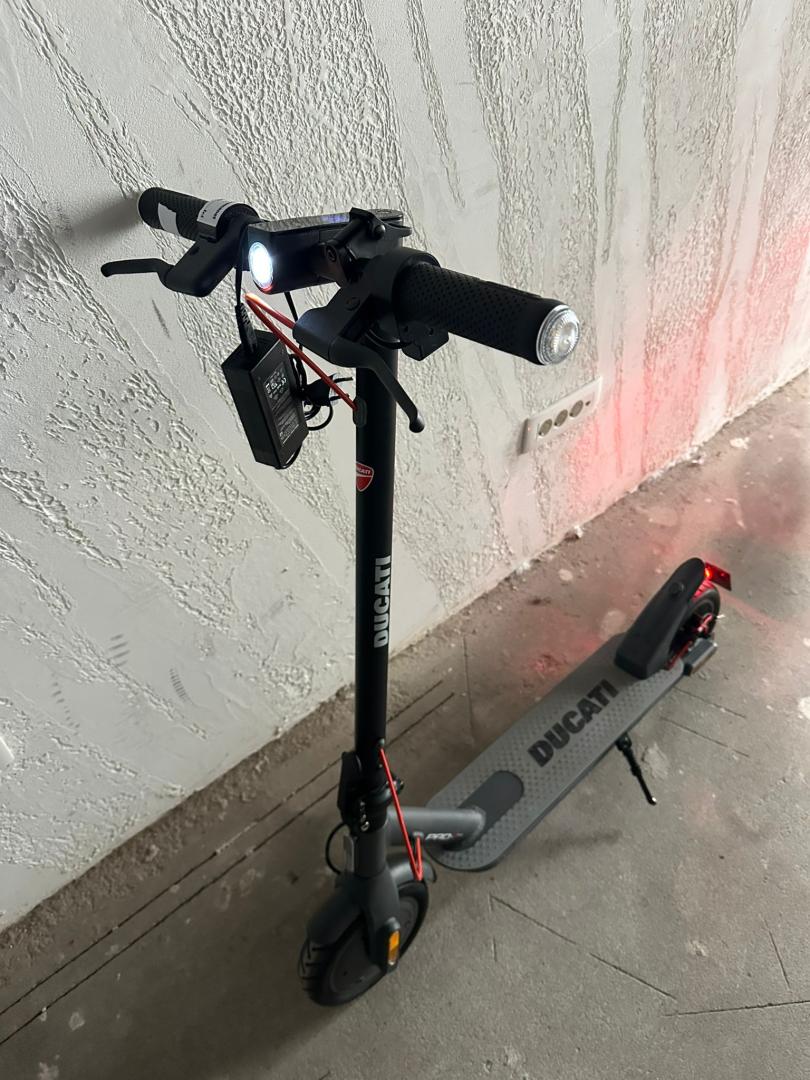 Trotineta electrica Ducati Pro-I Evo, 350W, Autonomie 25 km, 25 km/h, Negru image 6