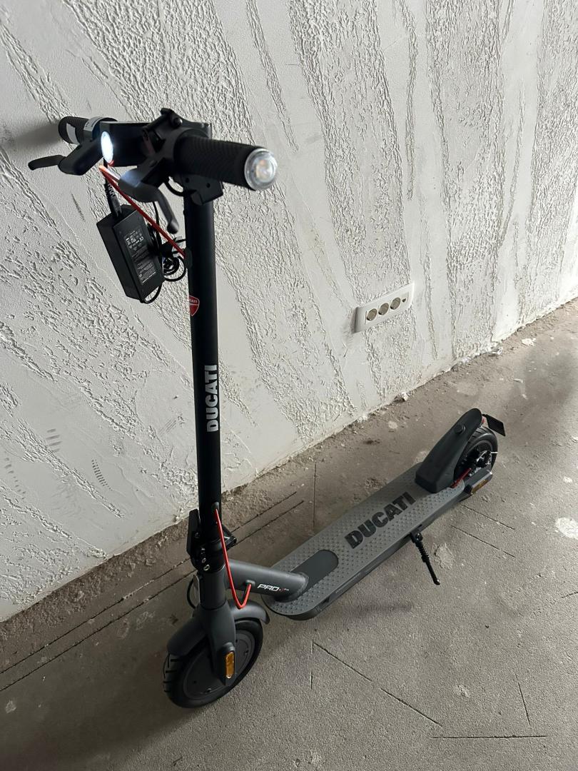 Trotineta electrica Ducati Pro-I Evo, 350W, Autonomie 25 km, 25 km/h, Negru image 5