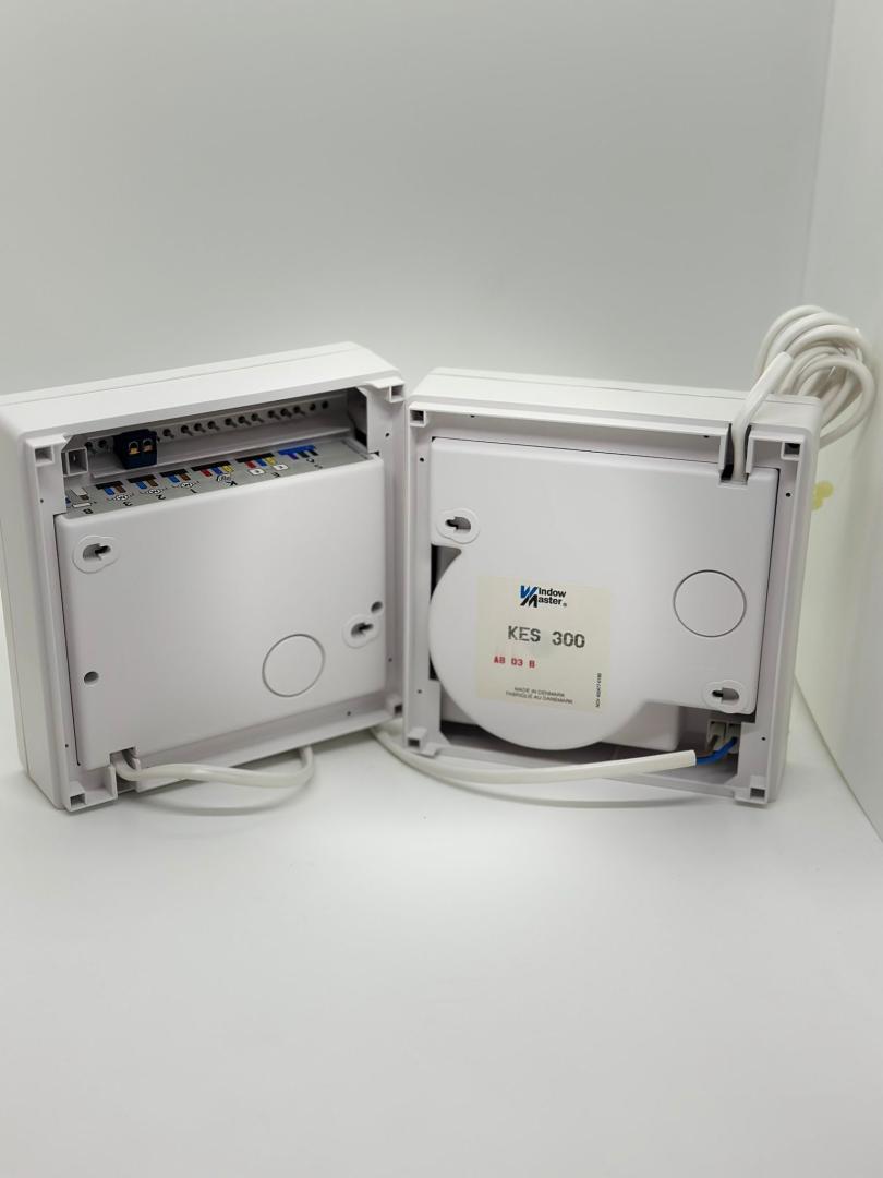 Unitate de control Velux KES 300 3 motoare ferestre mansardă image 1