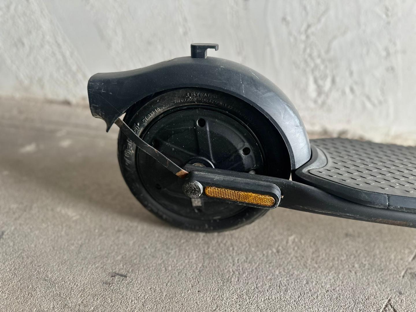 Trotineta Electrica Ninebot image 2