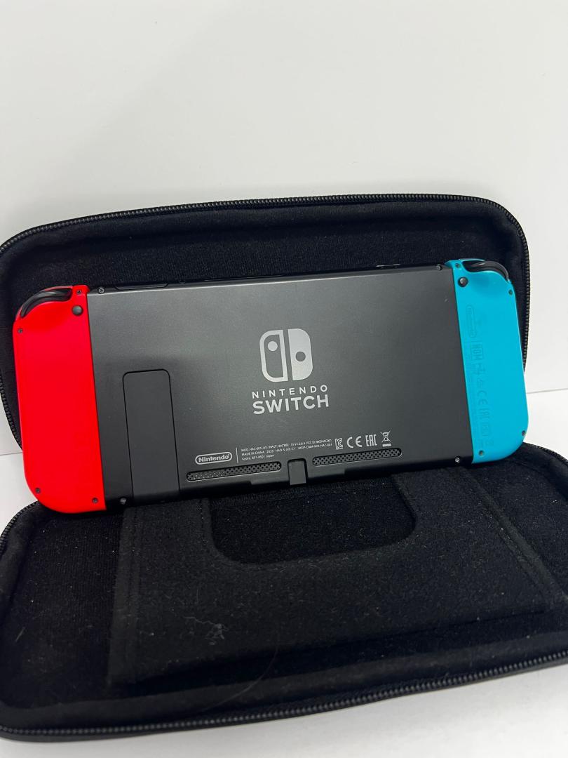 Consola Nintendo Switch (With Neon Red & Neon Blue JOY-CONS) image 3