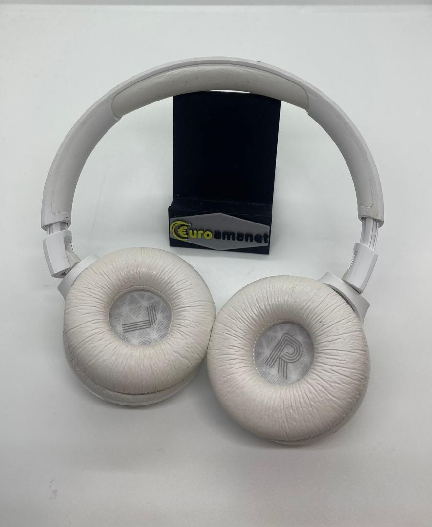 Casti audio wireless on-ear JBL Tune 520BT, JBL Pure Bass Sound, Bluetooth 5.3, Alb image 1