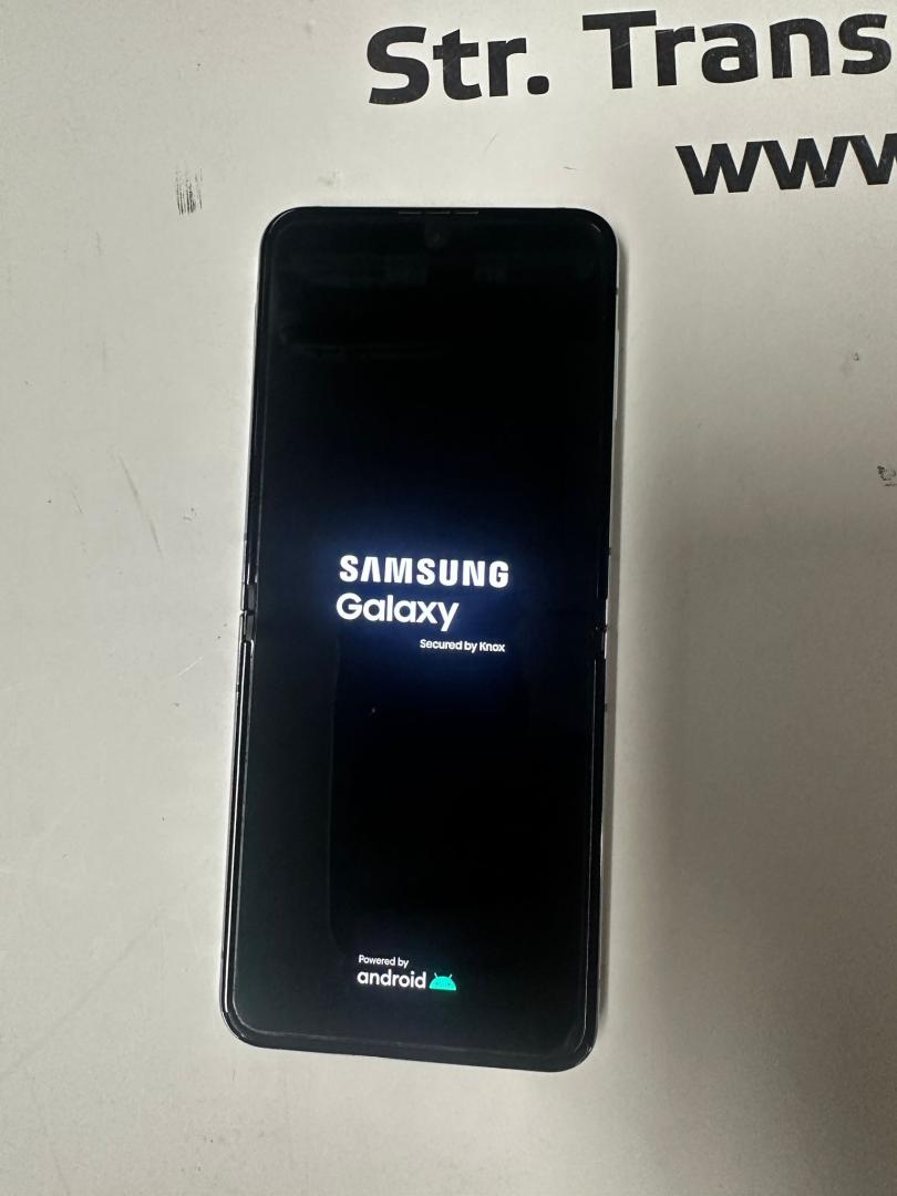 Samsung Galaxy Z Flip 5, 512GB, 8GB RAM, 62% image 4