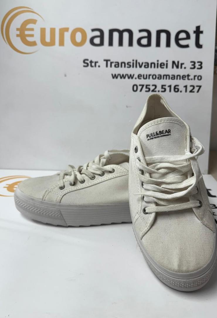 Tenisi dama, Pull&Bear image 1