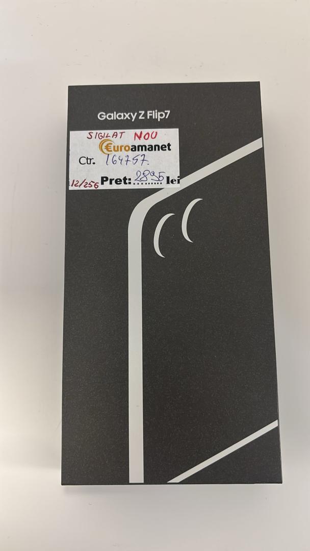 Telefon mobil Samsung Galaxy Z Flip7, 12GB RAM, 256GB