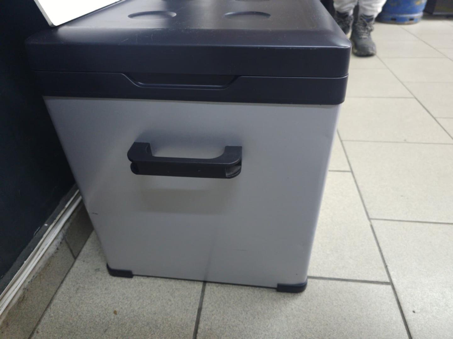 Frigider Auto cu Compresor, functie Congelare -20°, 40 litri, 12-24V, Bluetooth, DenisNetwork™ image 1