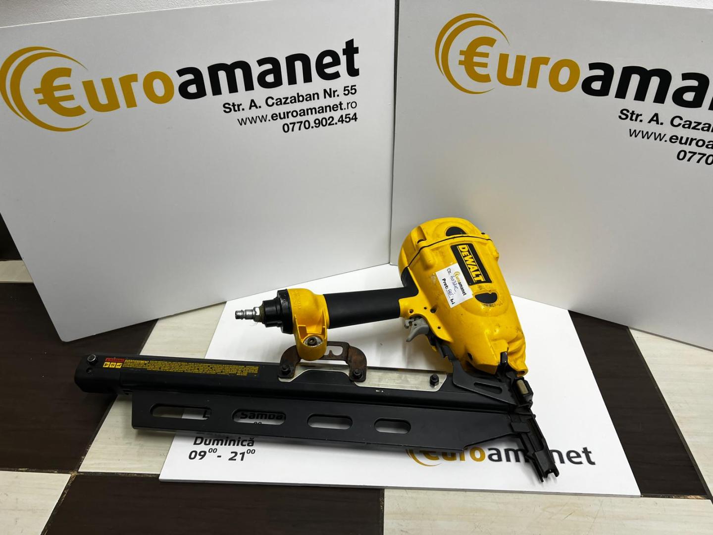 DeWalt D51844 pistol de cuie structural pneumatic 4,9 - 8,3 bar