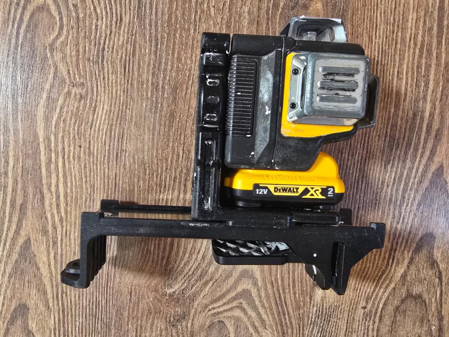 Laser DeWalt DCE089D1G-QW multiliniar 12V verde image 3