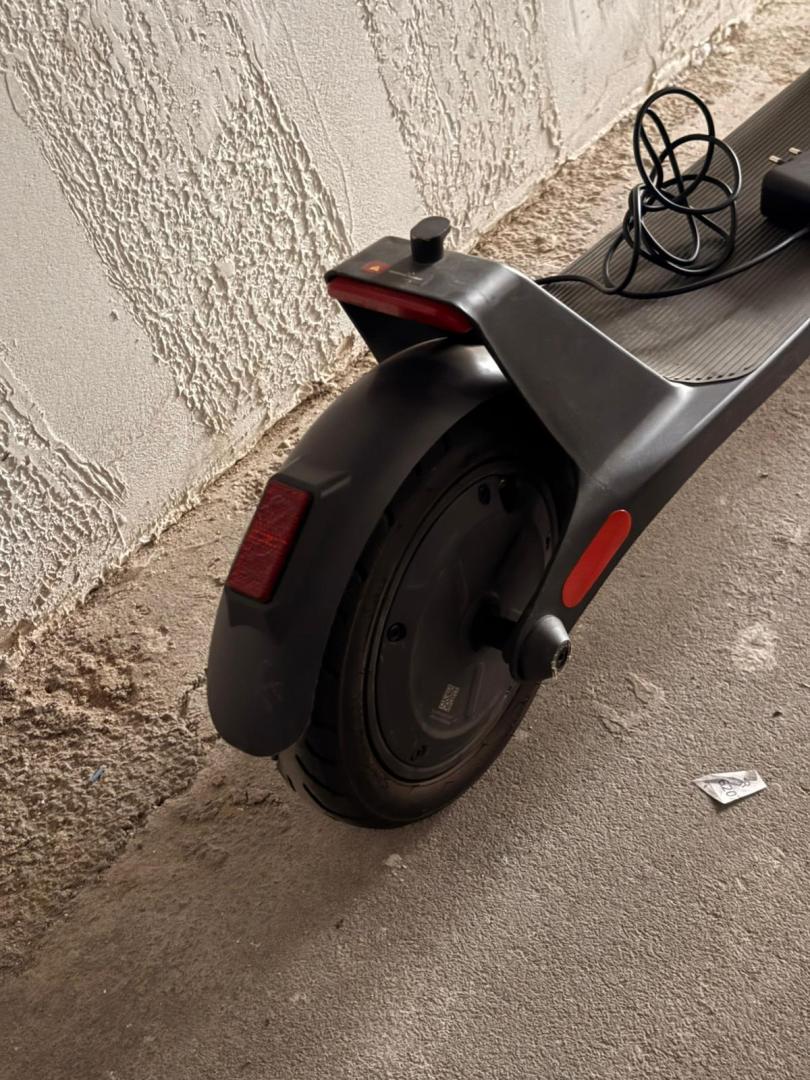 Trotineta electrica Xiaomi Electric Scooter 4 Lite image 3