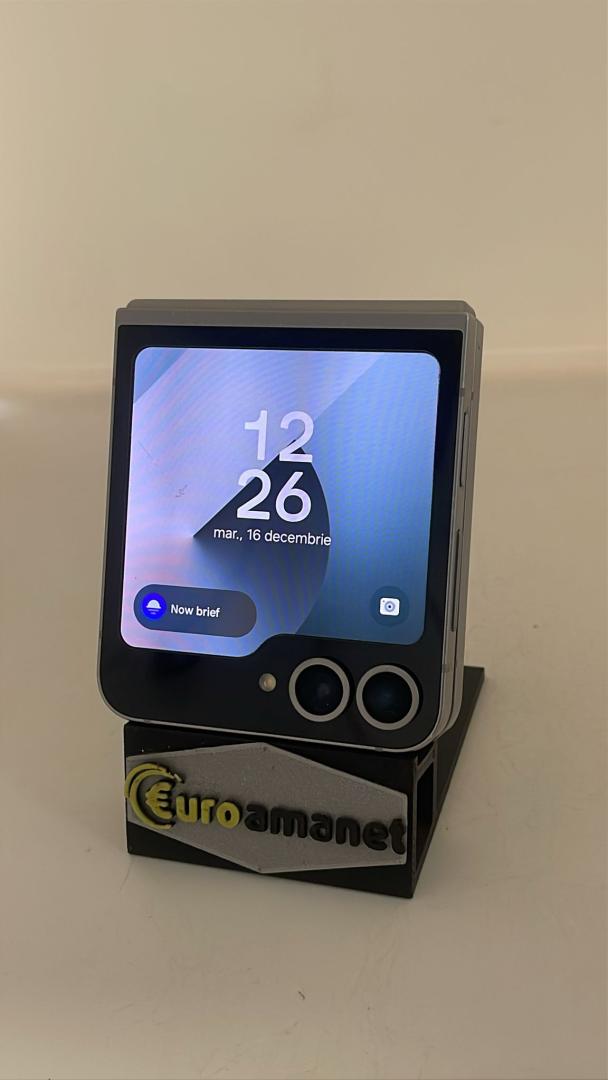 Telefon mobil Samsung Galaxy Z Flip6, 12GB RAM, 256GB, 5G