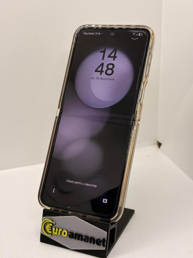 Telefon mobil Samsung Galaxy Z Flip5, 8GB RAM, 256GB, 5G, Graphite