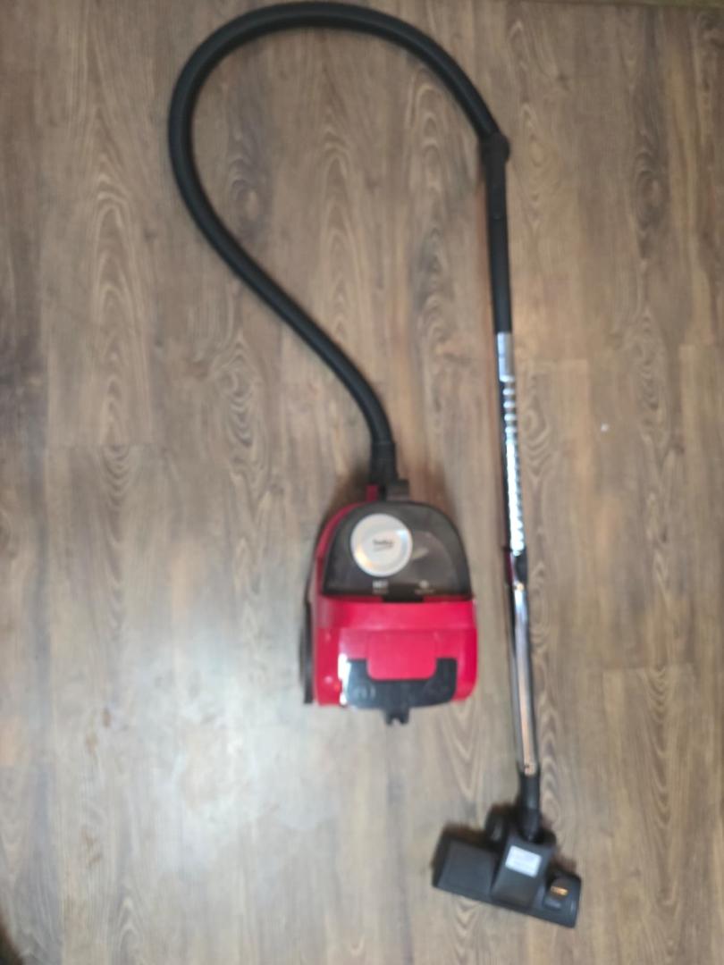 Aspirator fara sac Beko VCO42701AR, 750 W, 1.8 L, multi ciclonic, filtru Hepa image 1