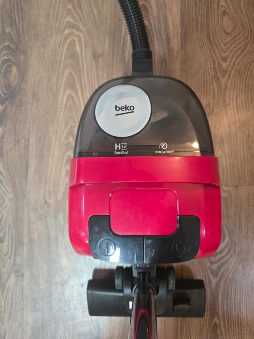Aspirator fara sac Beko VCO42701AR, 750 W, 1.8 L, multi ciclonic, filtru Hepa image 4