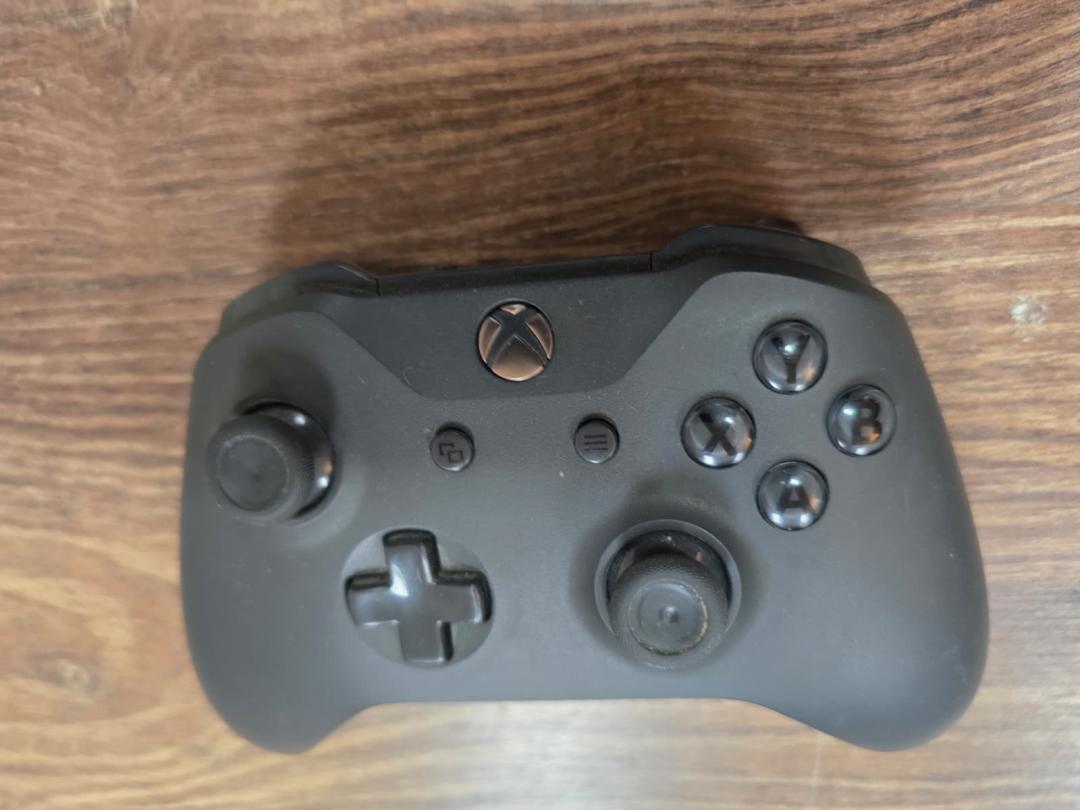 Consola Microsoft Xbox One X, 1TB, Negru image 4