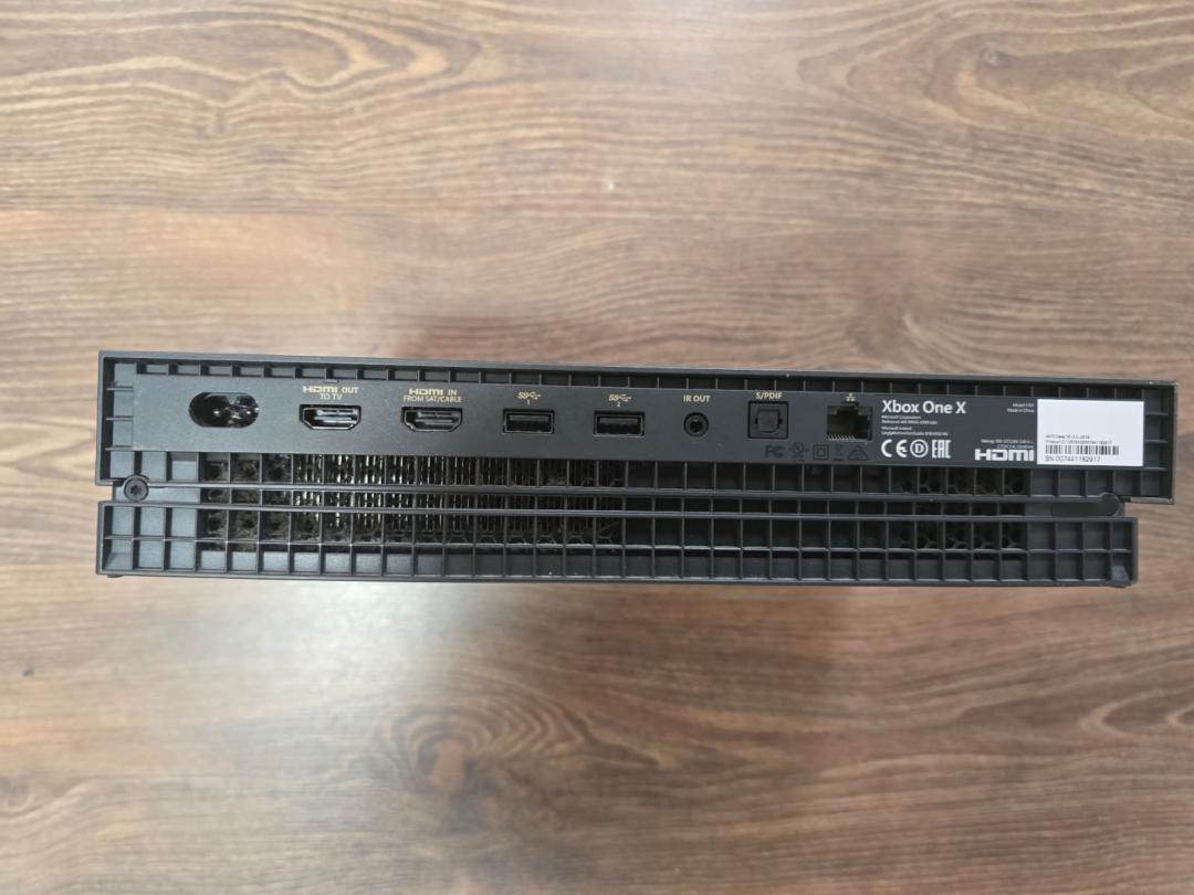 Consola Microsoft Xbox One X, 1TB, Negru image 5