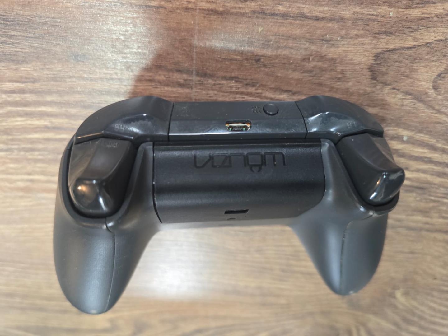 Consola Microsoft Xbox One X, 1TB, Negru image 6