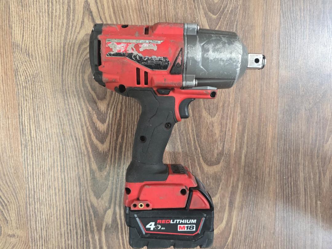 Masina de insurubat cu impact pe acumulator Milwaukee M18 image 1