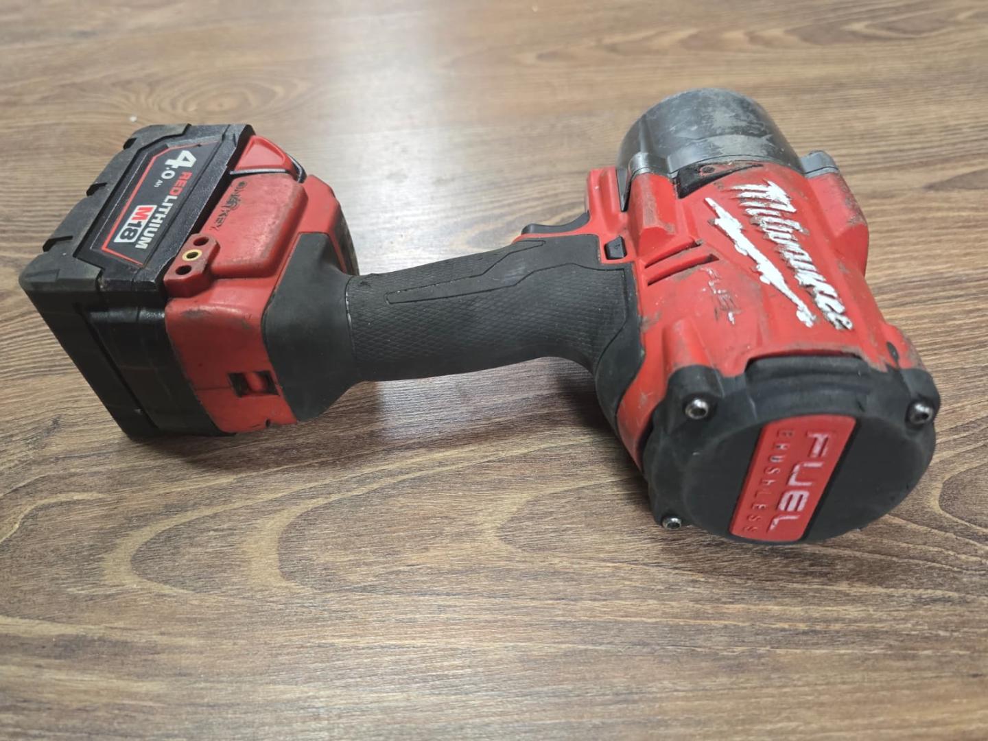 Masina de insurubat cu impact pe acumulator Milwaukee M18 image 3