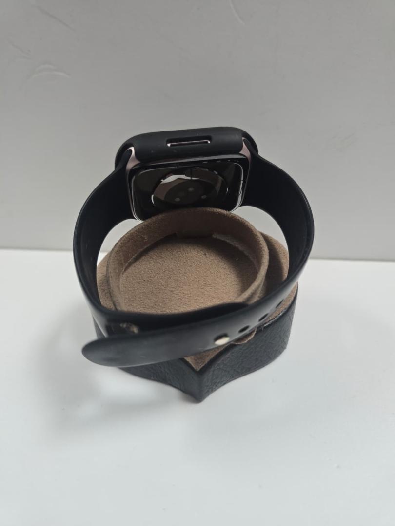 Apple Watch Series 9 GPS, 45 mm, carcasa roz din aluminiu, curea sport din silicon, negru image 1