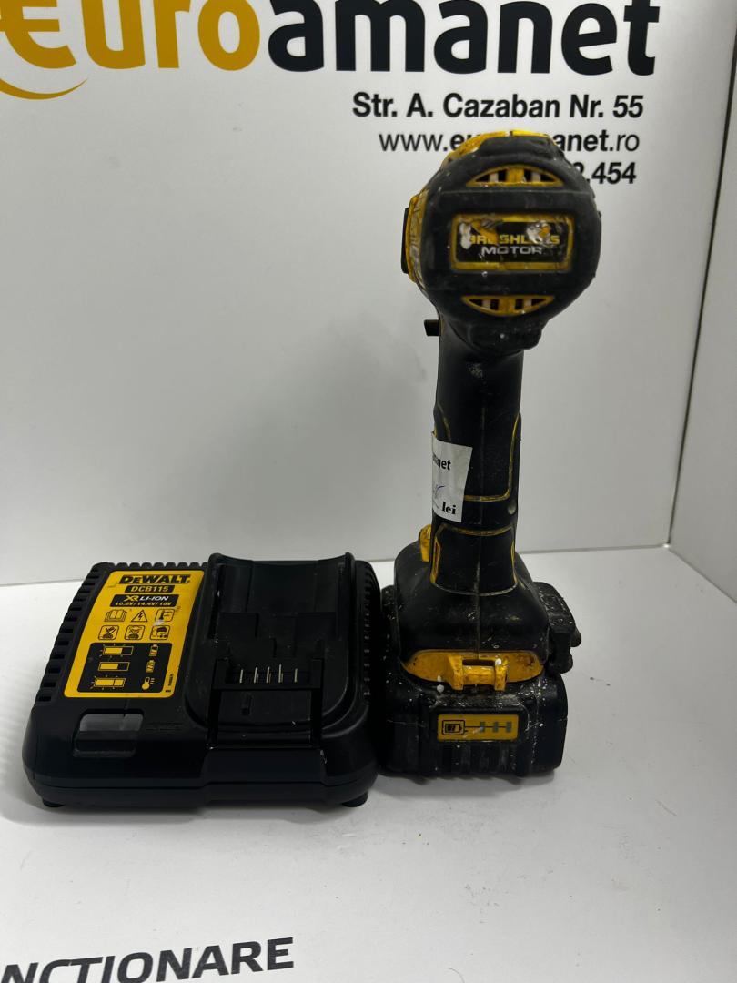 Masina de gaurit si insurubat DEWALT DCD796 cu acumulator si incarcator image 4