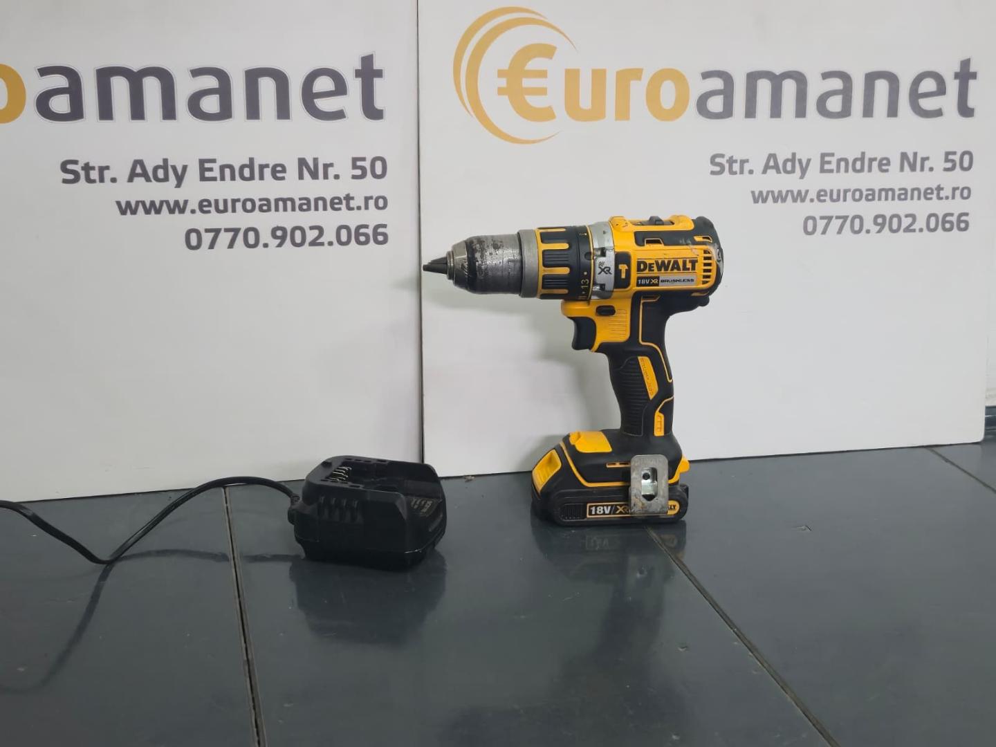 Masina compacta de gaurit cu percutie Dewalt DCD795D2-QW image 1