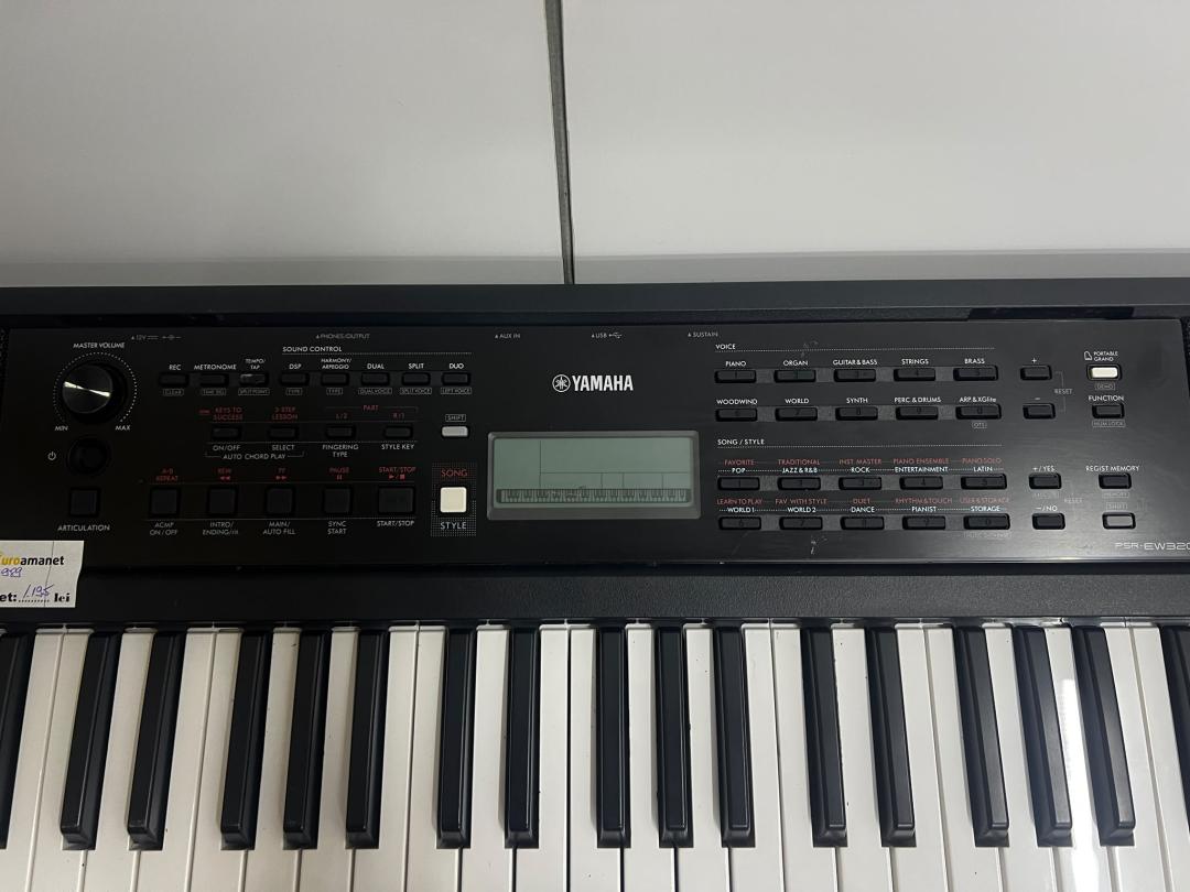Yamaha PSR-E383 image 2