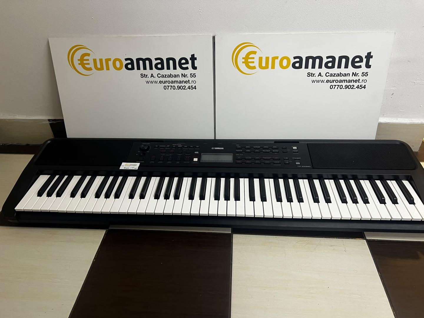 Yamaha PSR-E383 image 3