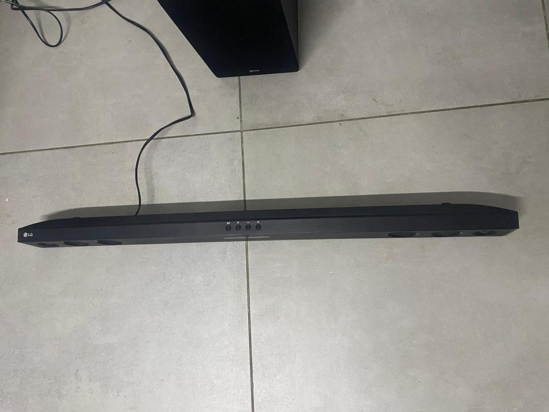 Soundbar LG SJ3, 300W, 2.1, Bluetooth, Subwoofer Wireless image 2