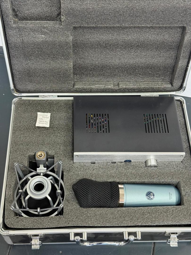 Microfon Voce Studio AKG P-820 Tube image 1