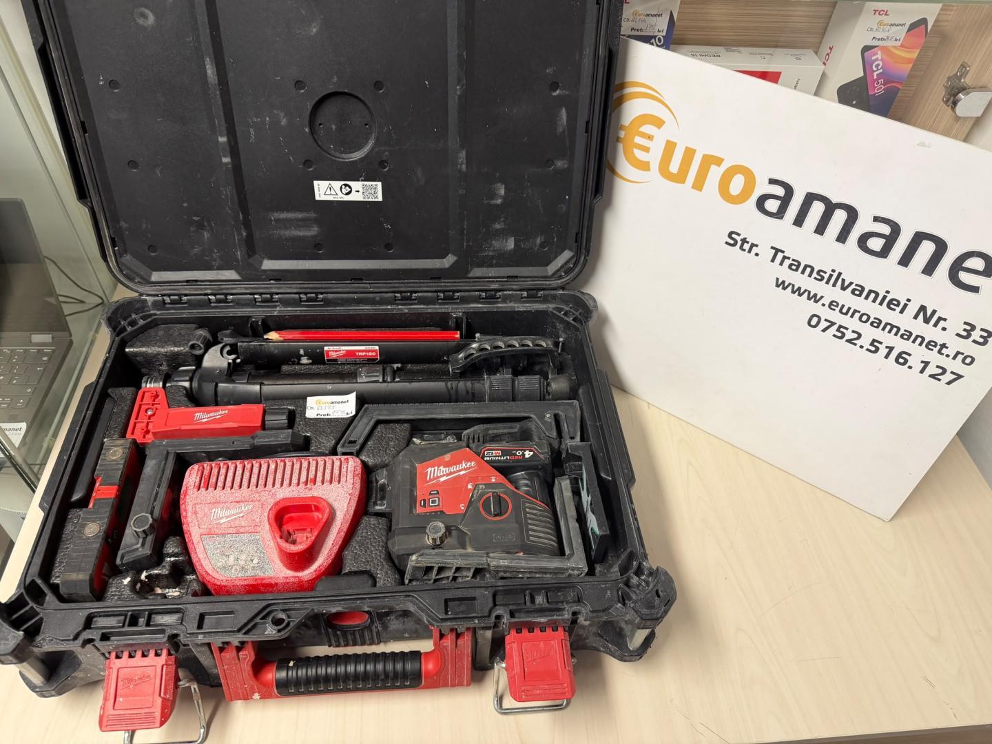 Nivela laser Milwaukee M12 3PL