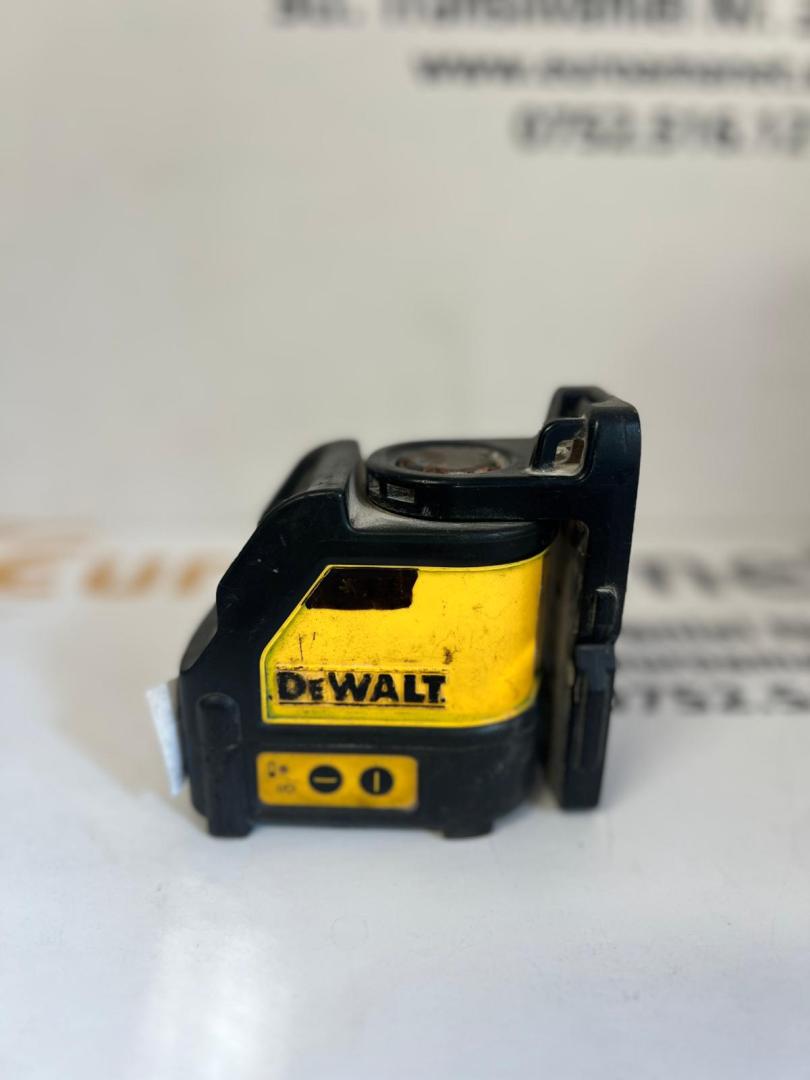 Nivelă laser autonivelantă DeWalt DW088