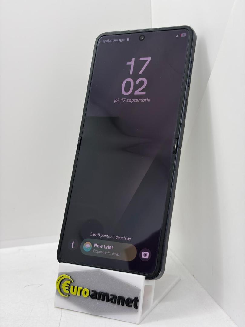 Telefon mobil Samsung Galaxy Z Flip7, 12GB RAM, 256GB, 5G, Jetblack image 1