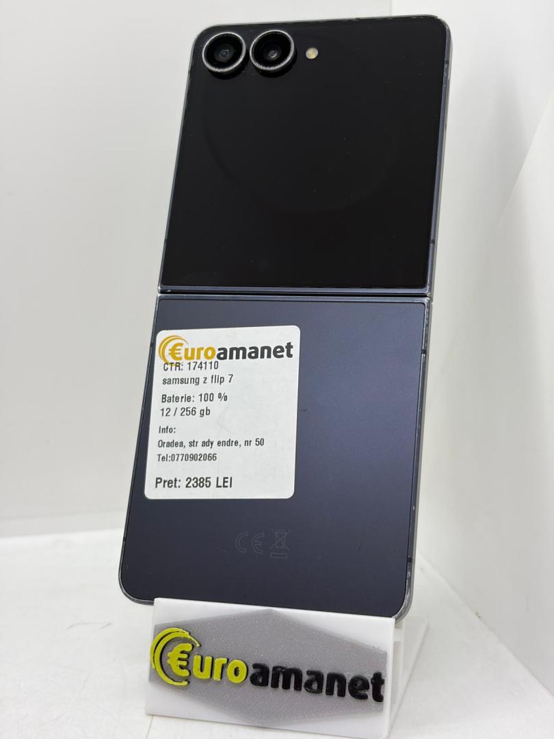Telefon mobil Samsung Galaxy Z Flip7, 12GB RAM, 256GB, 5G, Jetblack