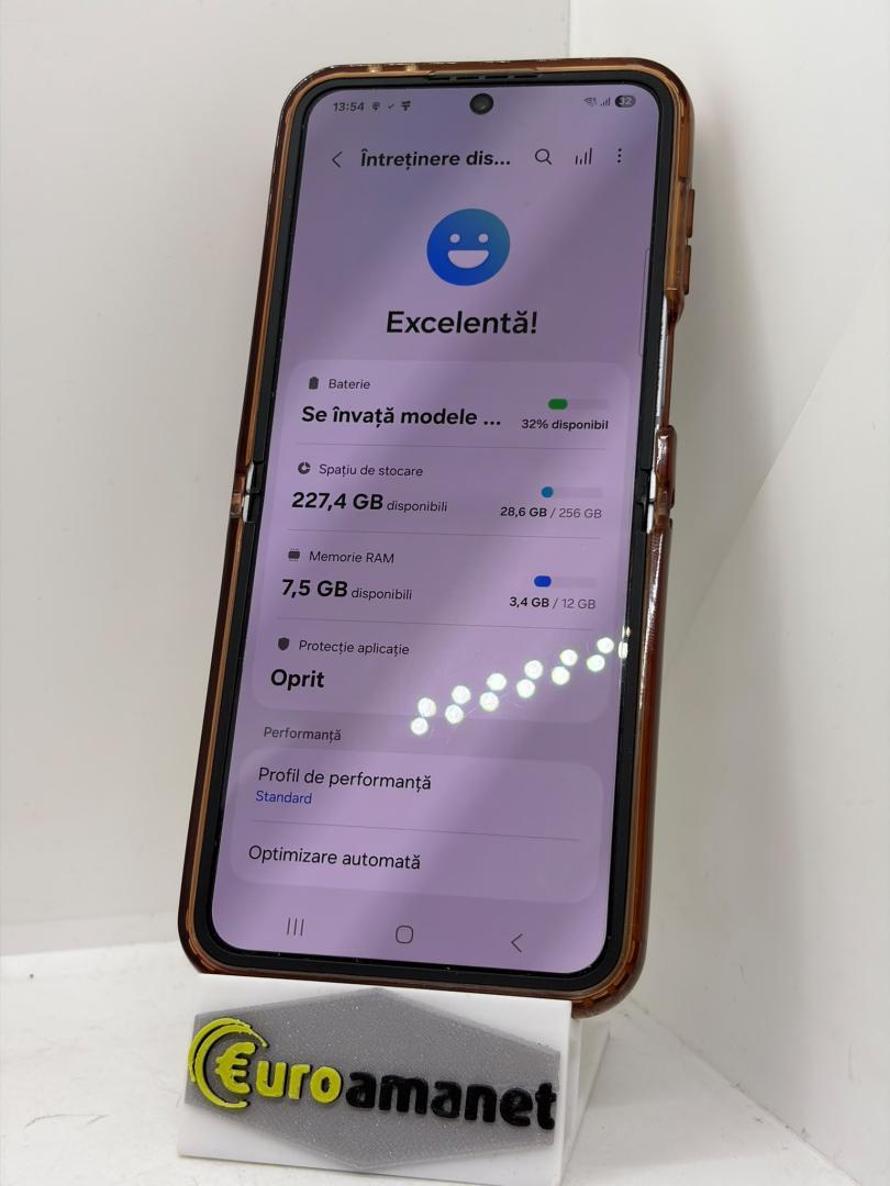 Telefon mobil Samsung Galaxy Z Flip6, 12GB RAM, 256GB, 5G, Silver Shadow image 3