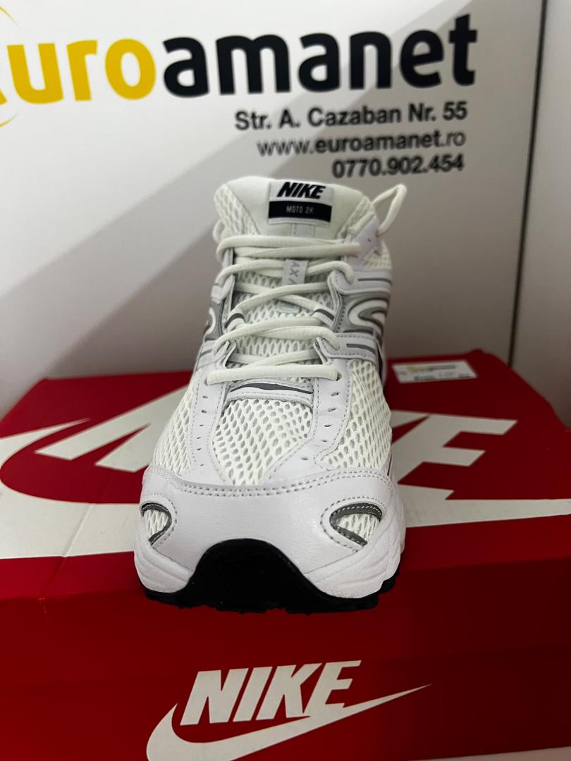 Adidasi Nike Air Max Moto 2K image 1