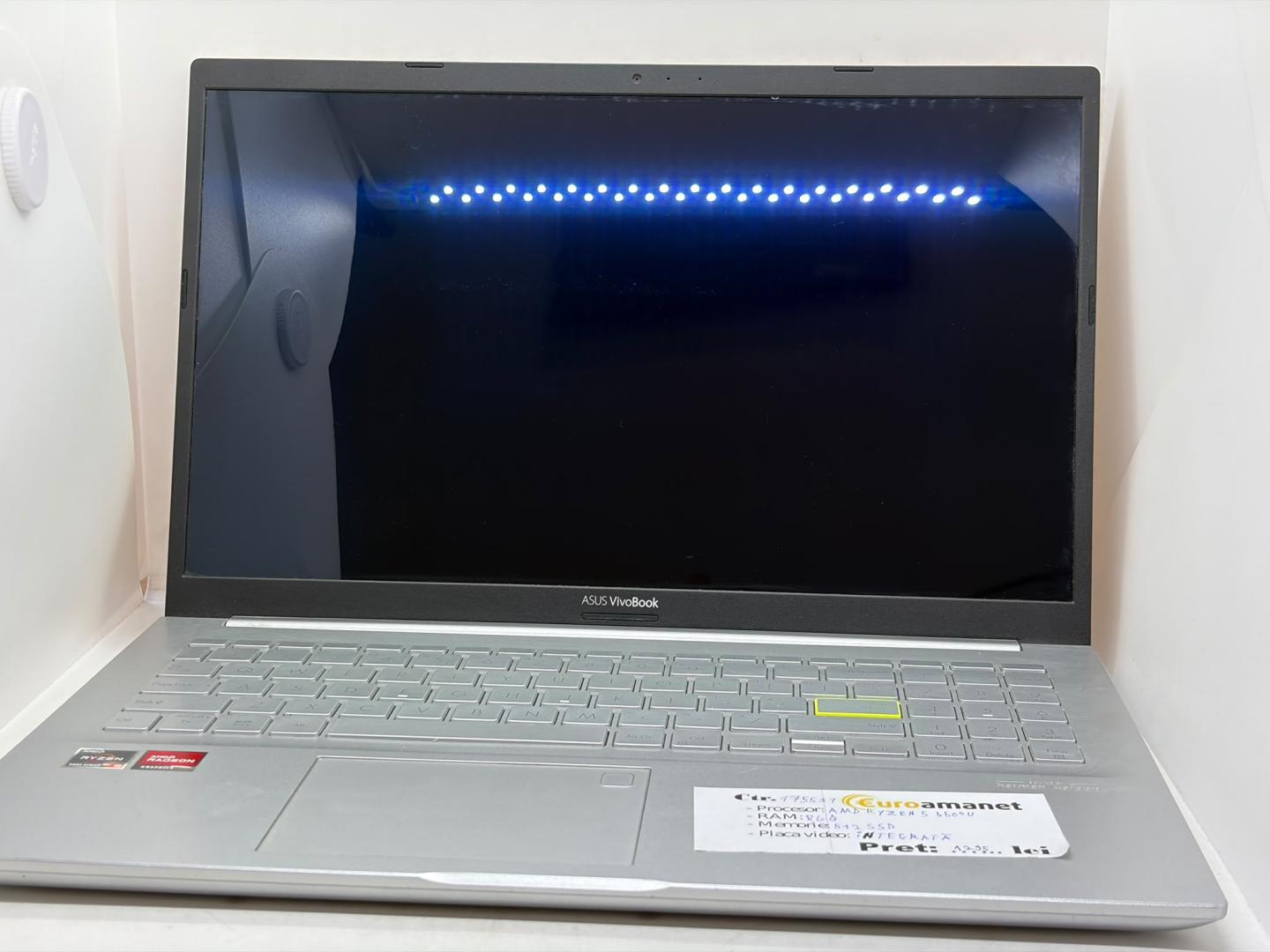 Laptop ASUS Vivobook 15 M513UA cu procesor AMD Ryzen™ 5 5500U, 15.6", Full HD, OLED, 8GB, 512GB SSD, AMD Radeon™ Graphics