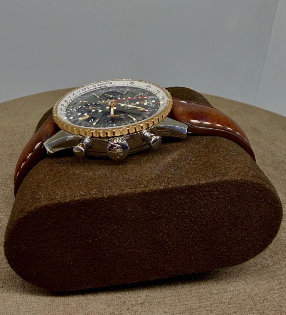 Breitling Navitimer 1 B01 Chronograph image 1