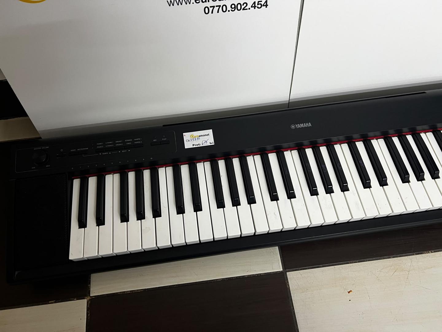 Pian Digital Portabil Yamaha NP-12 image 2