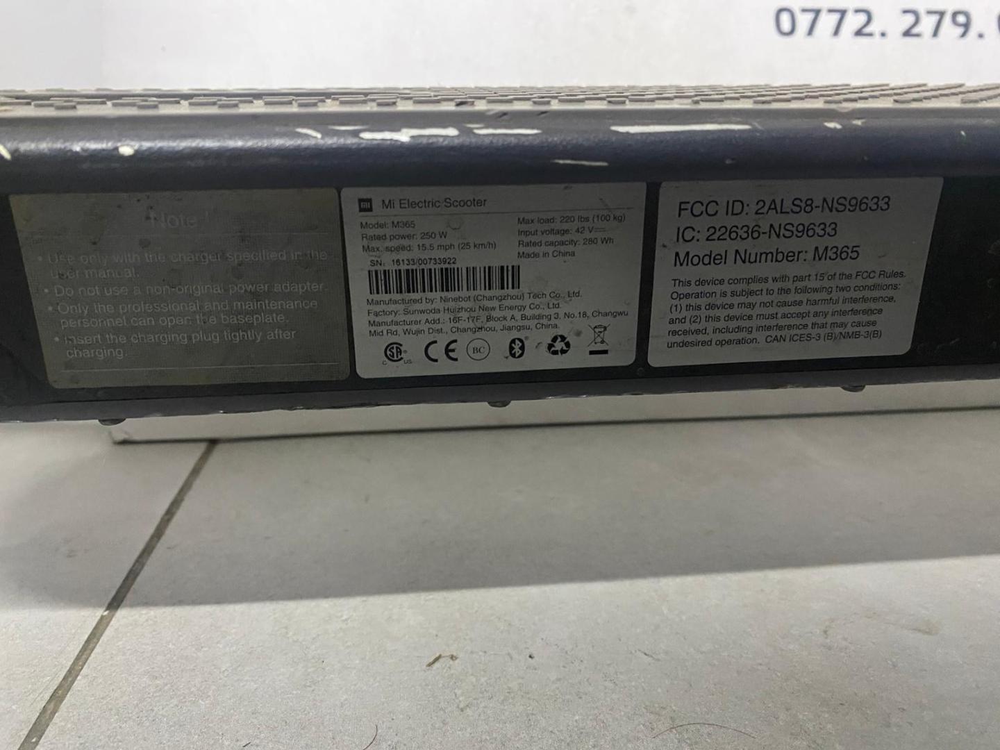 Trotineta electrica XIAOMI Mijia M365, 8.5 inch, pliabila image 4
