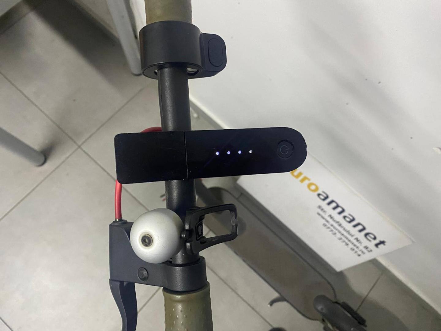 Trotineta electrica XIAOMI Mijia M365, 8.5 inch, pliabila image 3