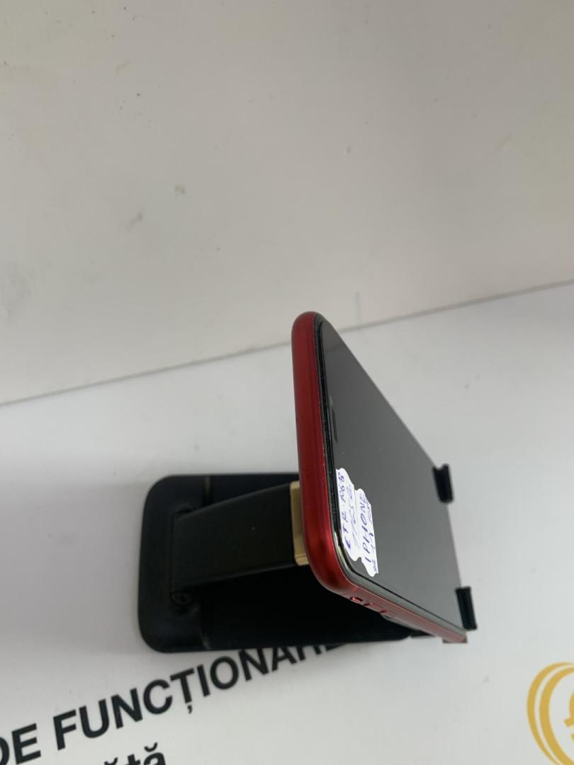 iPhone 11 128GB 84% Red image 4