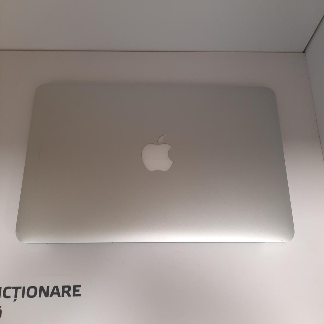 Apple MacBook Air 11.6" A1465 EMC 2924 I5  image 3