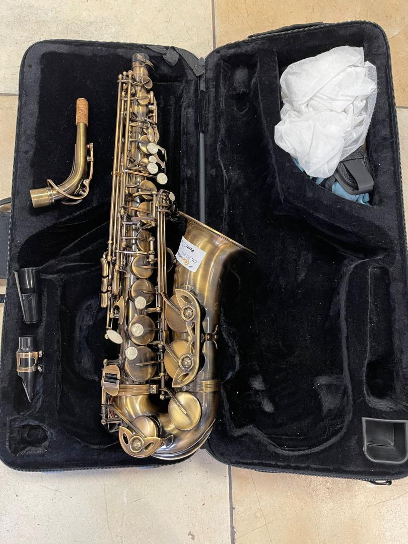 Saxofon Startone Alto Sax cu geanta de transport