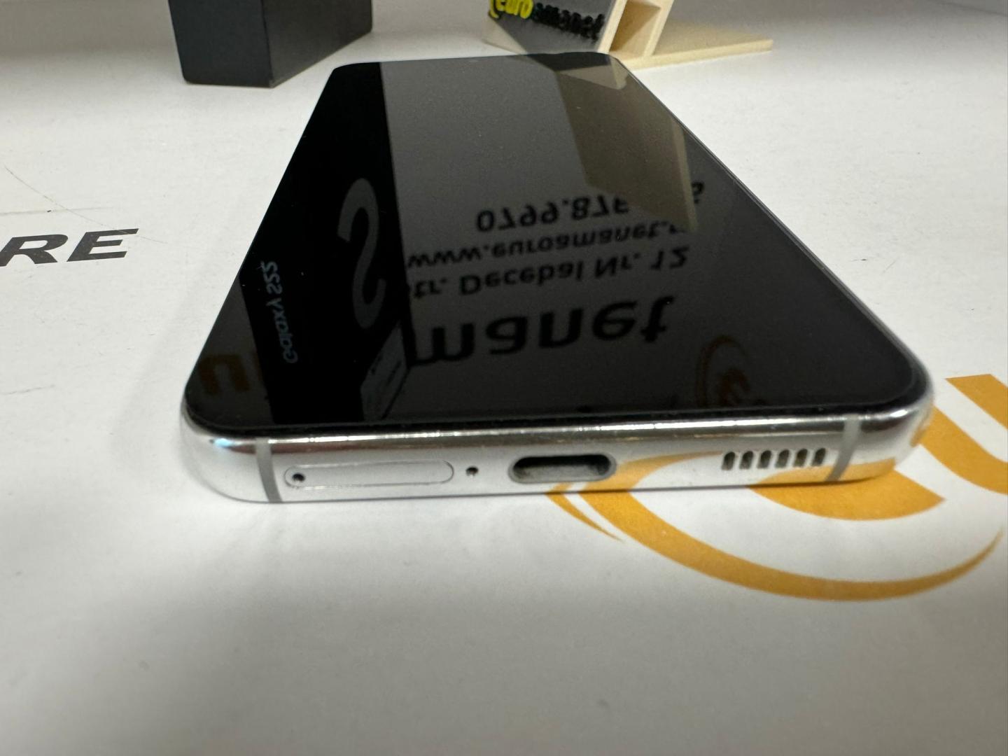 Samsung Galaxy S22, Dual SIM, 128GB, 8GB RAM, 5G, Phantom White image 2