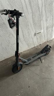 Trotineta electrica Ducati Pro-I Evo, 350W, Autonomie 25 km, 25 km/h, Negru