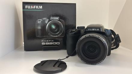 Aparat foto digital Fujifilm FinePix S9200, 16.2 MP, Black