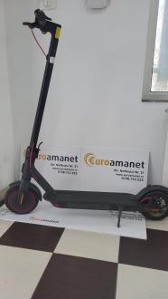 Trotineta electrica Xiaomi Mi Electric Scooter Pro 2, putere motor 300 W, autonomie max. 45 Km, viteza maxima 25 Km/h, Negru